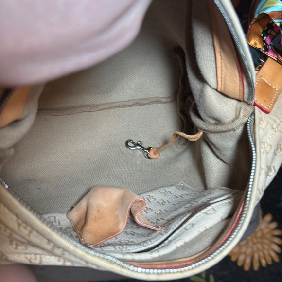 Dooney and Bourne beige canvas shoulder bag - Picture 12 of 12